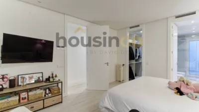 Apartment in Salamanca District photo 24