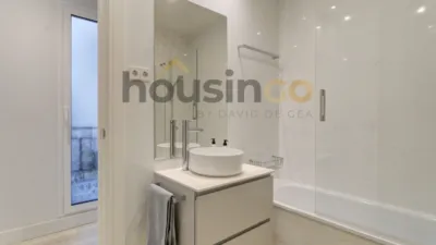 Apartment in Salamanca District photo 28