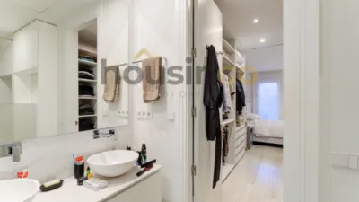 Apartment in Salamanca District photo 33