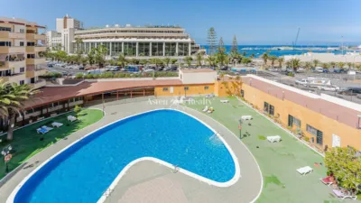Apartment on Avenida Juan Carlos I photo 2