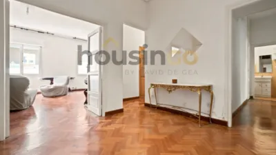 Apartment in Salamanca District photo 5