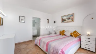 Chalet on Piedra Hincada Playa Street photo 13