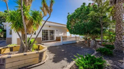 Chalet on Piedra Hincada Playa Street photo 25