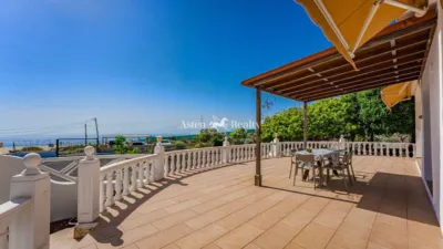 Chalet on Piedra Hincada Playa Street photo 4