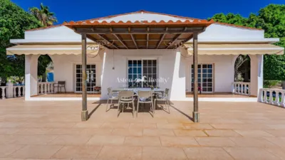Chalet on Piedra Hincada Playa Street photo 5