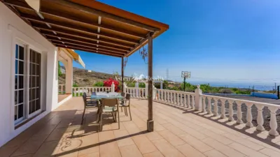 Chalet on Piedra Hincada Playa Street photo 6