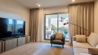 Piso en alquiler en Calle Tn Sup-S1 Soto Resinera 7 Es:4 Pl:01 Pt:B 29680 Es, Número 7, Selwo (Estepona) de 3.000 €<span>/mes</span>