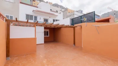 House on Enrique Lara Street, 81 photo 3