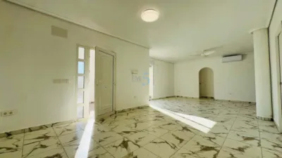 Casa – Orihuela, Urbanización Miraflores IV, Urbanización Horizonte - Més