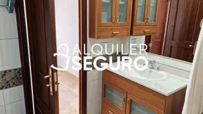 Chalet en alquiler en Zona Universitaria, Zona Avenida de Juan Diego (Bormujos) de 1.100 €<span>/mes</span>