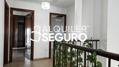 Chalet en alquiler en Zona Universitaria, Zona Avenida de Juan Diego (Bormujos) de 1.100 €<span>/mes</span>