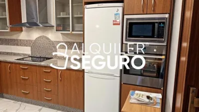 Chalet en alquiler en Zona Universitaria, Zona Avenida de Juan Diego (Bormujos) de 1.100 €<span>/mes</span>