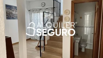 Chalet en alquiler en Zona Universitaria, Zona Avenida de Juan Diego (Bormujos) de 1.100 €<span>/mes</span>