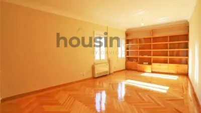 Piso en alquiler en Calle Modesto La Fuente - Imagen 2