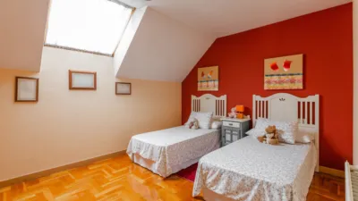 Casa en venta en Calle de Lur Gorri, 27, Barañáin - Barañain de 555.000 €