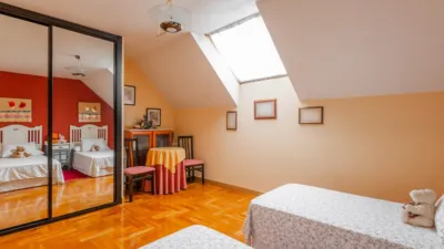 Casa en venta en Calle de Lur Gorri, 27, Barañáin - Barañain de 555.000 €