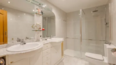 Casa en venta en Calle de Lur Gorri, 27, Barañáin - Barañain de 555.000 €