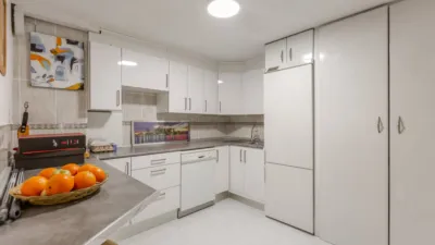 Casa en venta en Calle de Lur Gorri, 27, Barañáin - Barañain de 555.000 €