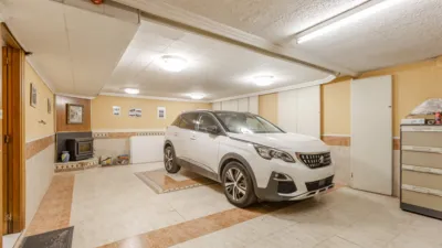 Casa en venta en Calle de Lur Gorri, 27, Barañáin - Barañain de 555.000 €