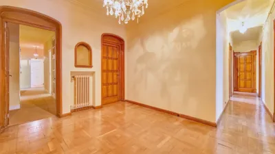 Flat on Avenida Carlos III photo 2