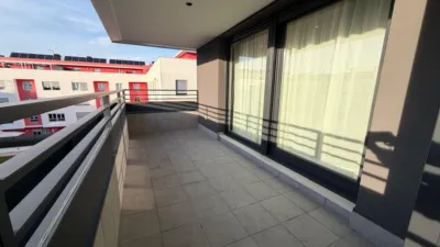 Piso en alquiler en Calle Rio Ebro, Lardero de 1.400 €<span>/mes</span>