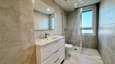 Piso en alquiler en Calle Rio Ebro, Lardero de 1.400 €<span>/mes</span>