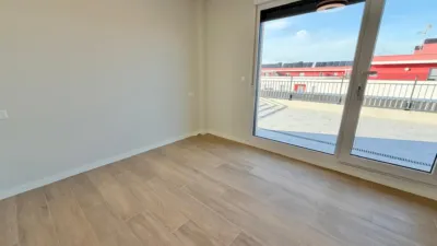 Piso en alquiler en Calle Rio Ebro, Lardero de 1.400 €<span>/mes</span>