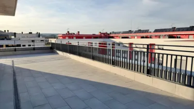 Piso en alquiler en Calle Rio Ebro, Lardero de 1.400 €<span>/mes</span>