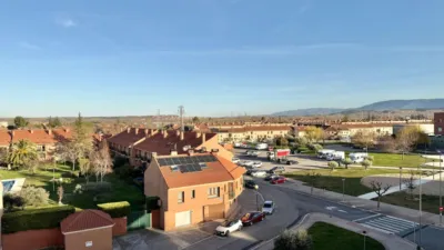 Piso en alquiler en Calle Rio Ebro, Lardero de 1.400 €<span>/mes</span>