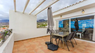 Top-floor apartment on Calle de Madrid, 3 photo 3