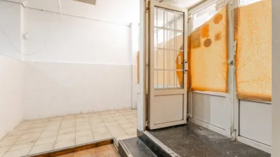 Local comercial en venta en Calle de Las Maestras, 13, Burlada - Burlata de 88.000 €