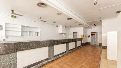 Local comercial en venta en Calle de Las Maestras, 13, Burlada - Burlata de 88.000 €