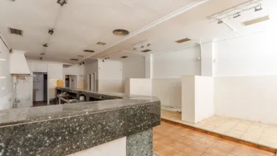 Local comercial en venta en Calle de Las Maestras, 13, Burlada - Burlata de 88.000 €