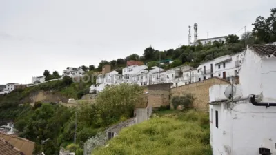 Casa en venta en Calle Ladera, Setenil de las Bodegas de 45.000 €