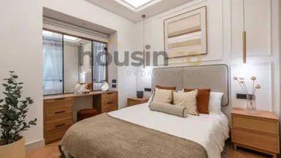 Apartment in Salamanca District photo 35