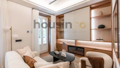 Apartment in Salamanca District photo 3