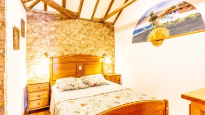 House on Camino del Burgado photo 10