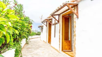 House on Camino del Burgado photo 2