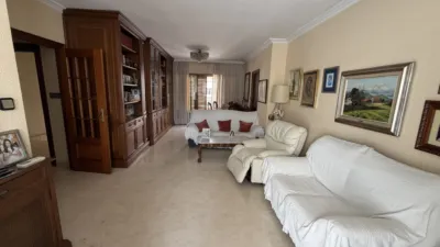 House in Centre photo 9