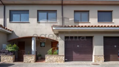 Chalet on Carrer Garbí photo 4