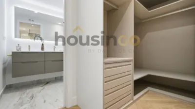 Apartment in Salamanca District photo 18