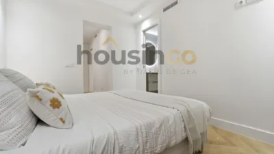 Apartment in Salamanca District photo 29