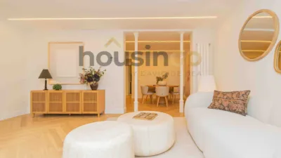 Apartment in Salamanca District photo 2