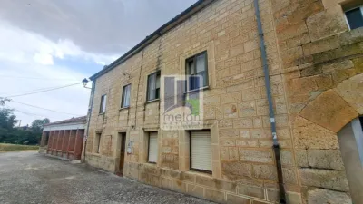 House on Miñón de Santibáñez Street photo 14