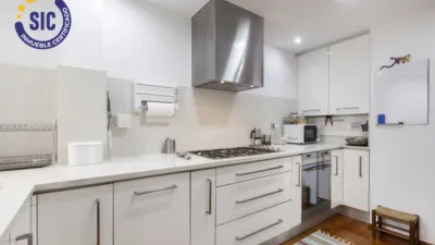 Apartment on Pedro Aleixandre Street photo 9