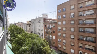Apartment on Pedro Aleixandre Street photo 17