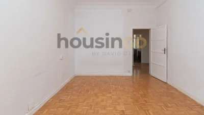 Apartment in Salamanca District photo 11