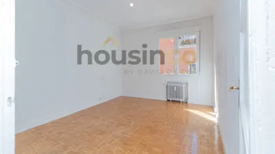 Apartment in Salamanca District photo 17