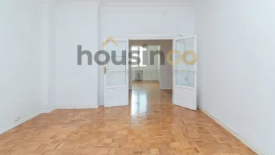 Apartment in Salamanca District photo 4