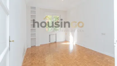 Apartment in Salamanca District photo 9